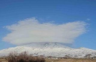 Süphan Dağı semalarında mercek bulutu oluştu