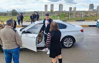 Tapulu arazilerine yol yapılan vatandaşlar, yolu...