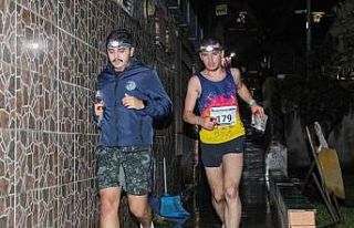 Tarihi çarşıda gece oryantiring heyecanı