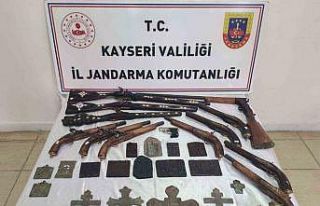 Tarihi eser kaçakçısı jandarmadan kaçamadı