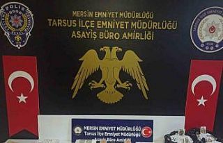 Tarsus’ta kahve ve derneklere kumar baskını