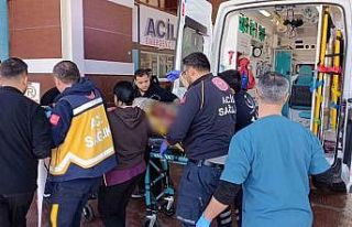 Tekeri çıkan otomobil takla attı: 1’i ağır...