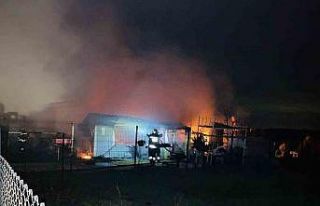 Tekirdağ’da kır evi alev alev yanarak küle döndü