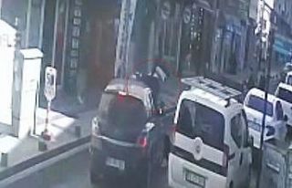 Tekirdağ’da ters yönden caddeye giren otomobille...