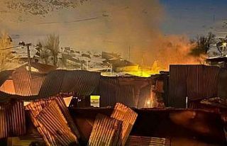 Tekman’da korkutan yangın: 3 ev kullanılamaz hale...