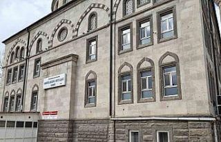 Teravih namazında camiye torpil attı