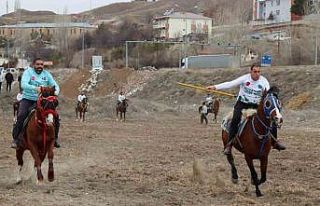 Tercan’ın kurtuluşunun 108. yılında cirit heyecanı