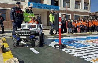 Tokat’ta jandarmadan köy okullarında trafik eğitimi