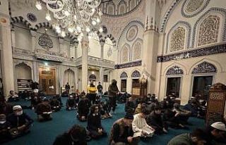 Tokyo Camii’nde Ramazan ayının ilk teravih namazı...