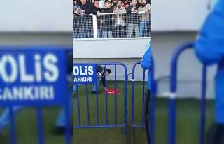 Türk polisinin bayrak sevdası: Tartışma sırasında...