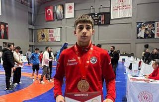 Türkiye şampiyonasında kürsüye çıktı