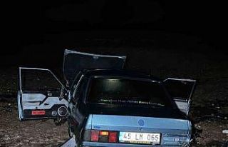 Uşak’ta iki otomobil çarpıştı: 5 yaralı