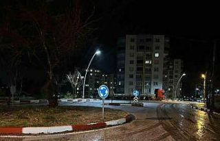 Uşak’ta sağanak yağış sonrası dolu etkili...