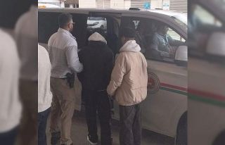 Uyuşturucu tacirleri kıskıvrak yakalandı