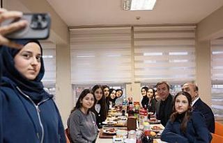 Vali Aydoğdu, öğrencilerle iftar programında buluştu