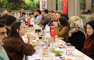 Vali Çakırtaş depremzedelerle iftarda buluştu