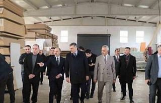 Vali Çiftçi’den Oltu çıkarması