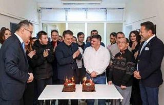 Vali Sözer özel bireylerin doğum günü sevincine...
