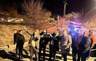 Vali yardımcıları dev kayaların düştüğü bölgede...