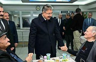 Vali Yılmaz, huzurevi sakinleriyle bir araya geldi