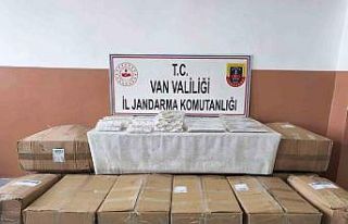 Van’da 17 bin 160 adet kaçak bijuteri malzemesi...