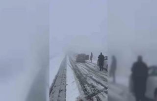 Viranşehir’de kar yağışı trafiği olumsuz etkiledi