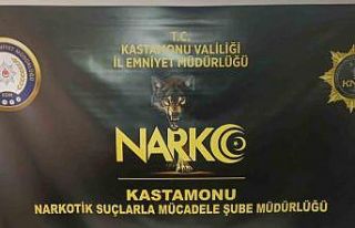 Yatağın altına uyuşturucuyla yakalanan sanığa...