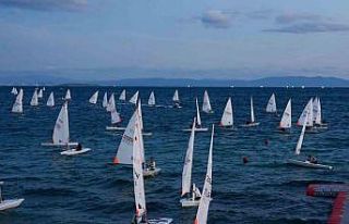 Yelkenliler Didim’de yarışmaya başladı