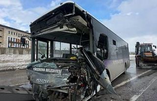 Yüksekova’da 18 kişinin yaralandığı kazanın...