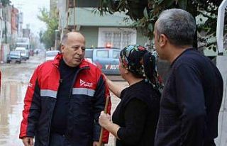 Yüreğir Belediyesi selde mağdur olan vatandaşları...