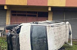 Zonguldak’ta minibüs devrildi, 4 yaralı