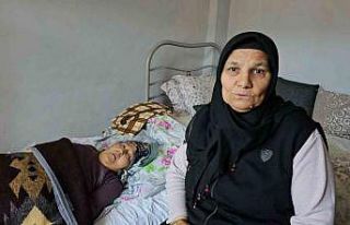 Zonguldak’ta yalnız yaşayan yatalak kadına komşuları...