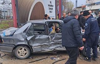 2 aracın karıştığı kazada 4’ü çocuk 9 kişi...