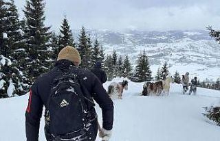 2 bin 100 rakımlı kışlada aylarca kar altında...
