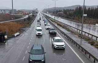 43 ilin geçiş güzergahında arife günü trafik...