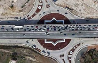 43 ilin geçiş noktasında yoğun trafik: Kilometrelerce...