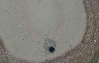 46 yıl sonra ortaya çıktı: Gölet çöktü, su...