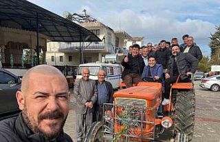 50 yıllık gelenek bozulmadı, traktörle mezarlık...