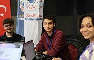 5 ilden 70 genç Elazığ’da Türkiye’nin uzay...