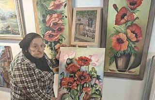 80 yaşında 25 yıllık sanat sevgisini sürdürüyor
