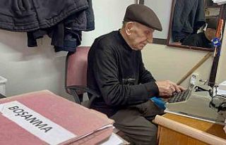 93 yaşındaki arzuhalci mesleğini ilk günkü aşkla...