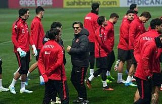 A Milli Futbol Takımı, Romanya maçının hazırlıklarını...