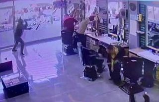 Adana’da berberde böyle ateş etti: 1 yaralı