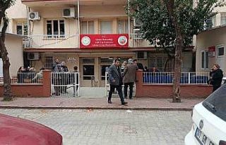 Adana’da yol kesip bıçakla saldırdılar: 17 yaşındaki...