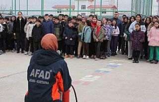 AFAD okullarda eğitimlerine devam ediyor