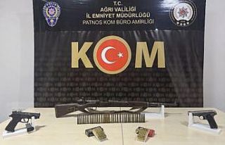 Ağrı’da kaçak sigara ve akaryakıt ele geçirildi