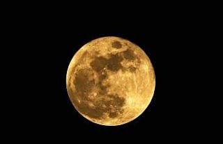 Ahlat’ta dolunay hayranlık uyandırdı