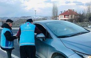 Akdağmadeni’nde yolculara ‘iftara 5 kala’ sürprizi