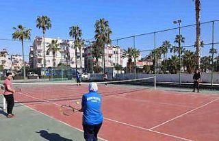 Akdeniz Belediyesinin tenis kursu genç yetenekleri...