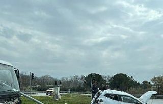 Akhisar’da OSB kavşağında trafik kazası: 1 yaralı